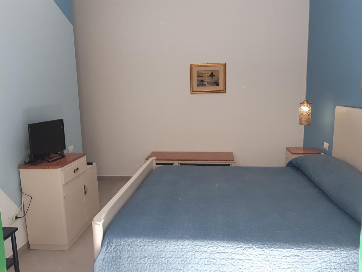 Casa Vacanze Rosa อาชิเตรซซา ภายนอก รูปภาพ